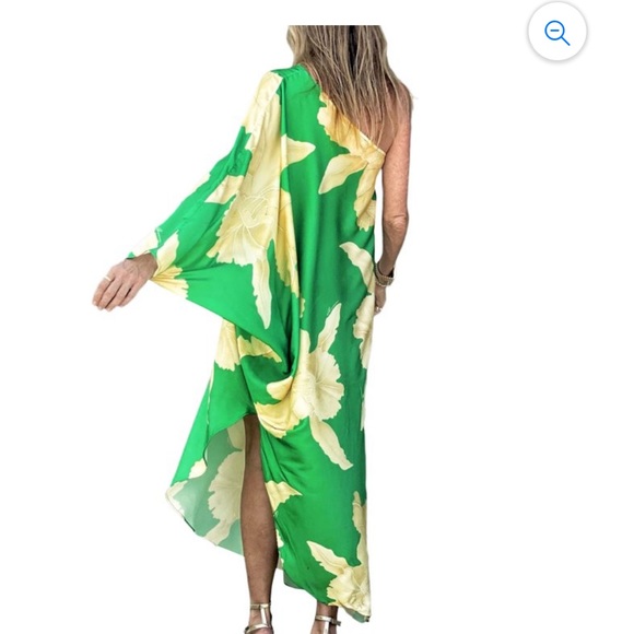 Beach Dress - Picture 4 of 5